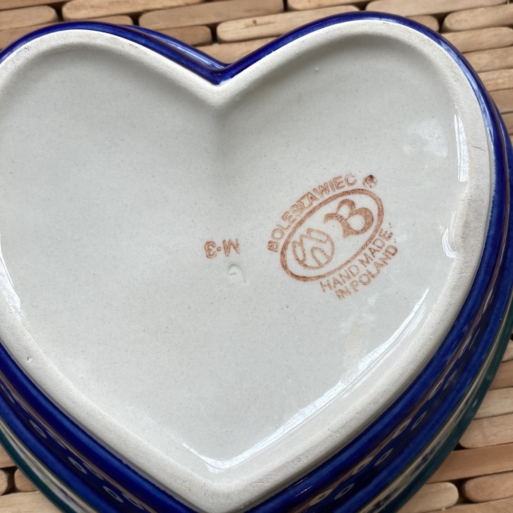 Boleslawiec Polish pottery serving heart-shaped dish - Picture 4 of 4